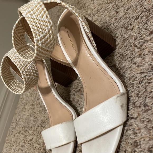 White heels - Picture 3 of 4
